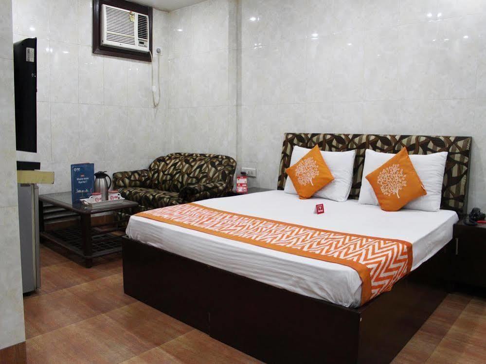 ניו דלהי Oyo 2705 Hotel Preet Palace מראה חיצוני תמונה