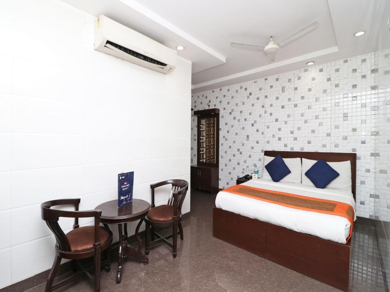 ניו דלהי Oyo 2705 Hotel Preet Palace מראה חיצוני תמונה